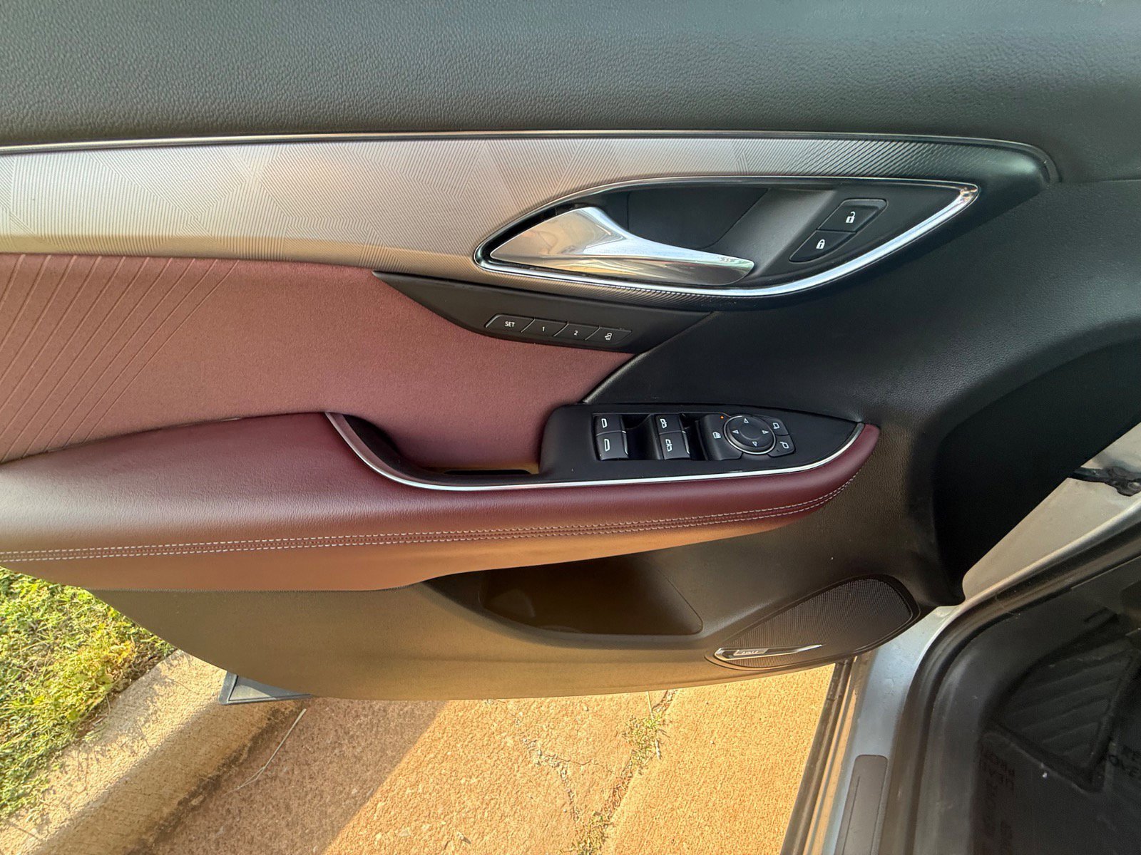 Used 2025 Buick Envision Sport Touring AWD/4WD image 12