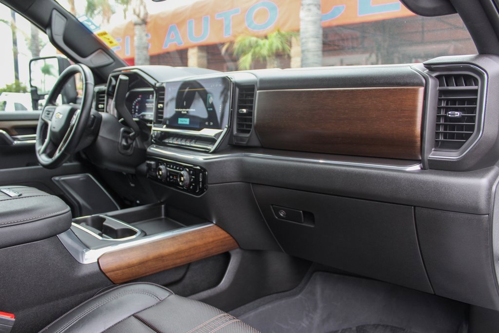 Used 2024 Chevrolet Silverado 3500 High Country w/ High Country Premium Package image 43