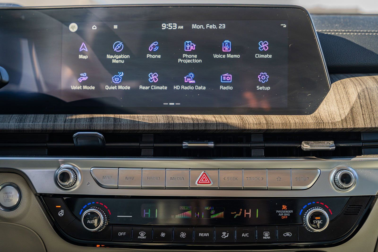 Used 2023 Kia Telluride EX w/ EX Captain's Chair Package image 33