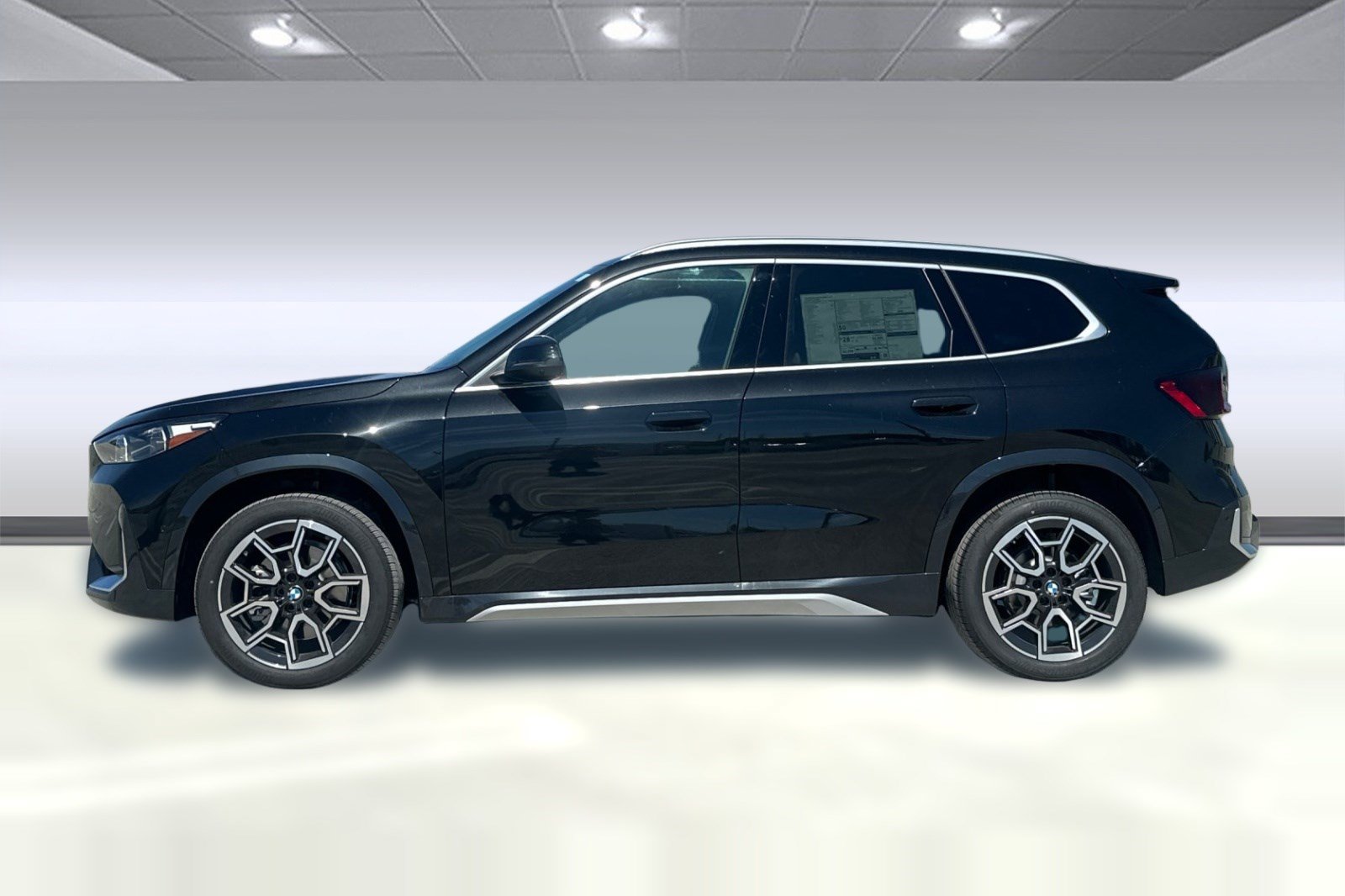 New 2026 BMW X1 xDrive28i w/ Technology Package AWD/4WD image 2