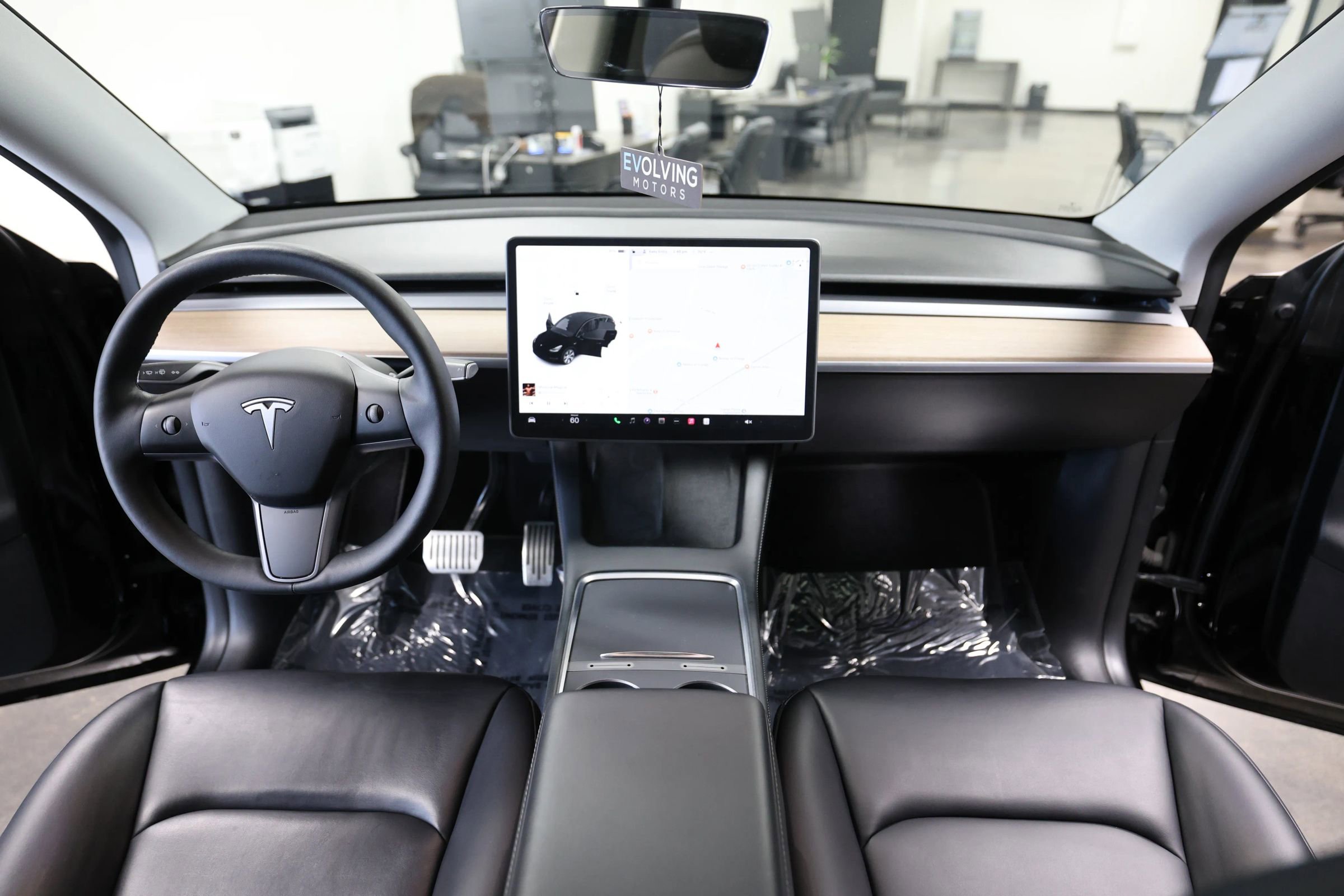 Used 2021 Tesla Model Y Long Range image 24