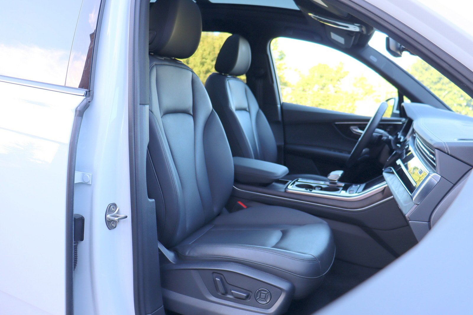 Used 2023 Audi Q7 3.0T Premium Plus w/ Premium Plus Package AWD/4WD image 24