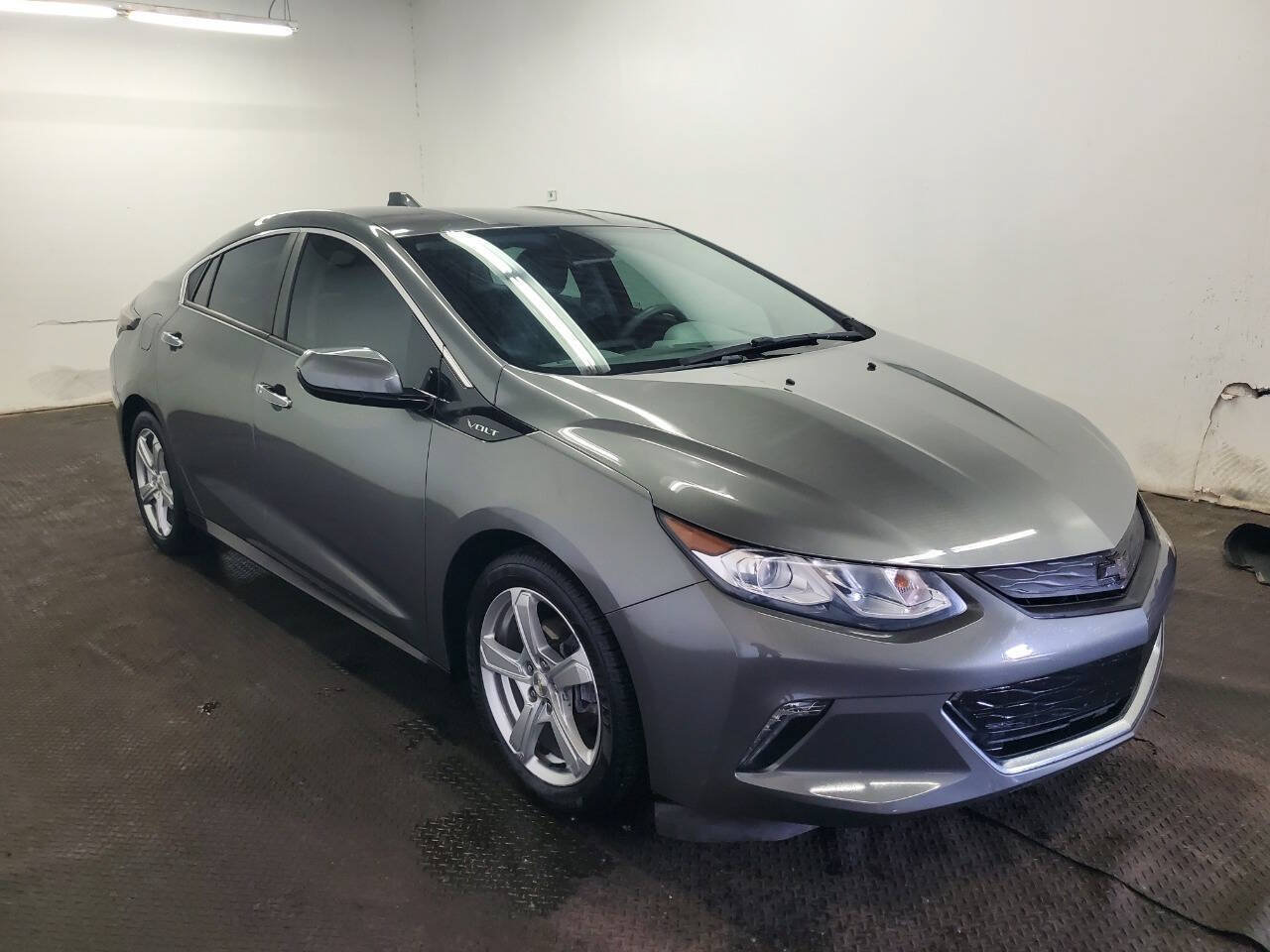 Used 2017 Chevrolet Volt LT w/ Comfort Package FWD image 3