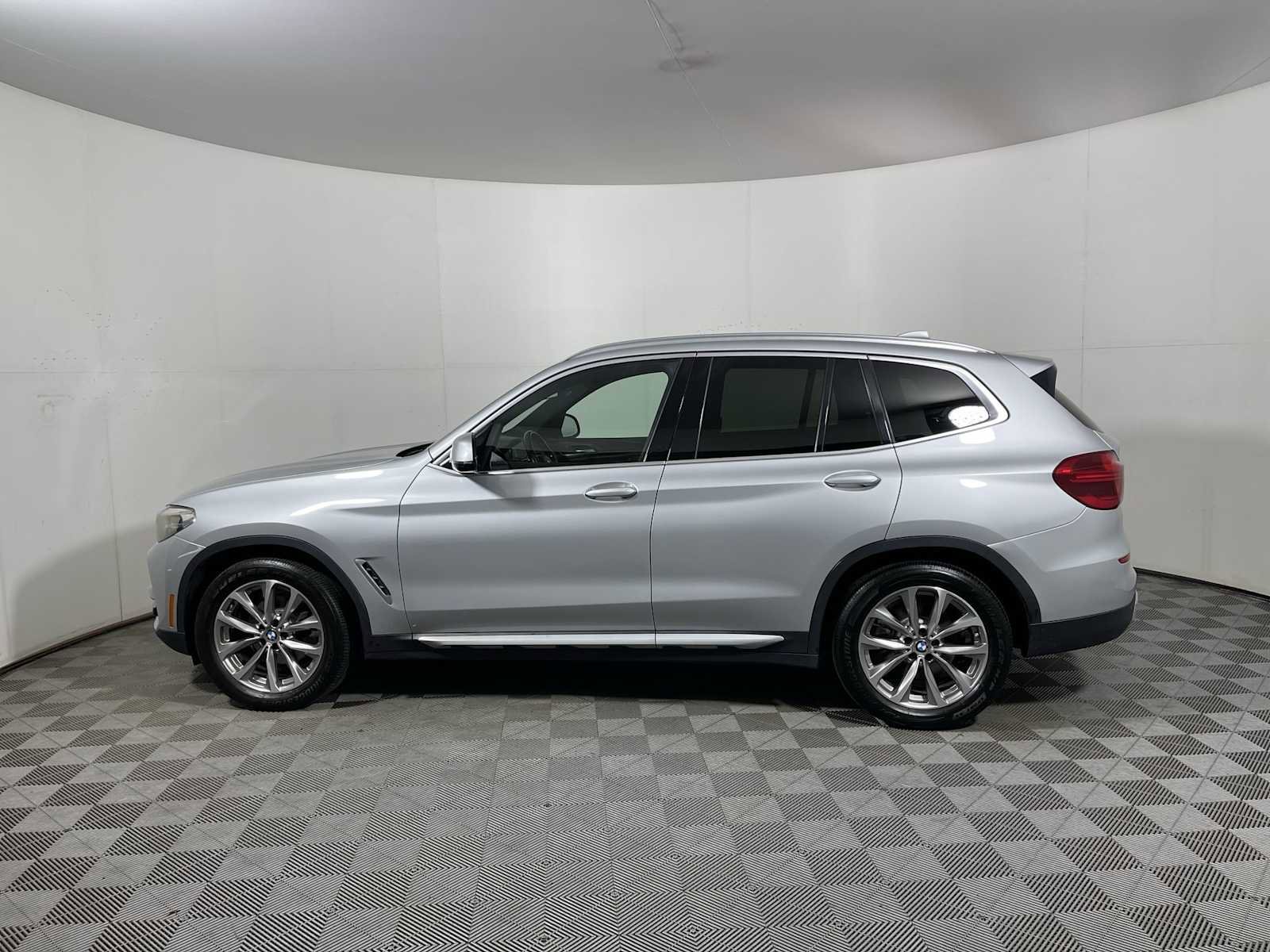 Used 2019 BMW X3 xDrive30i w/ Driving Assistance Package image 4