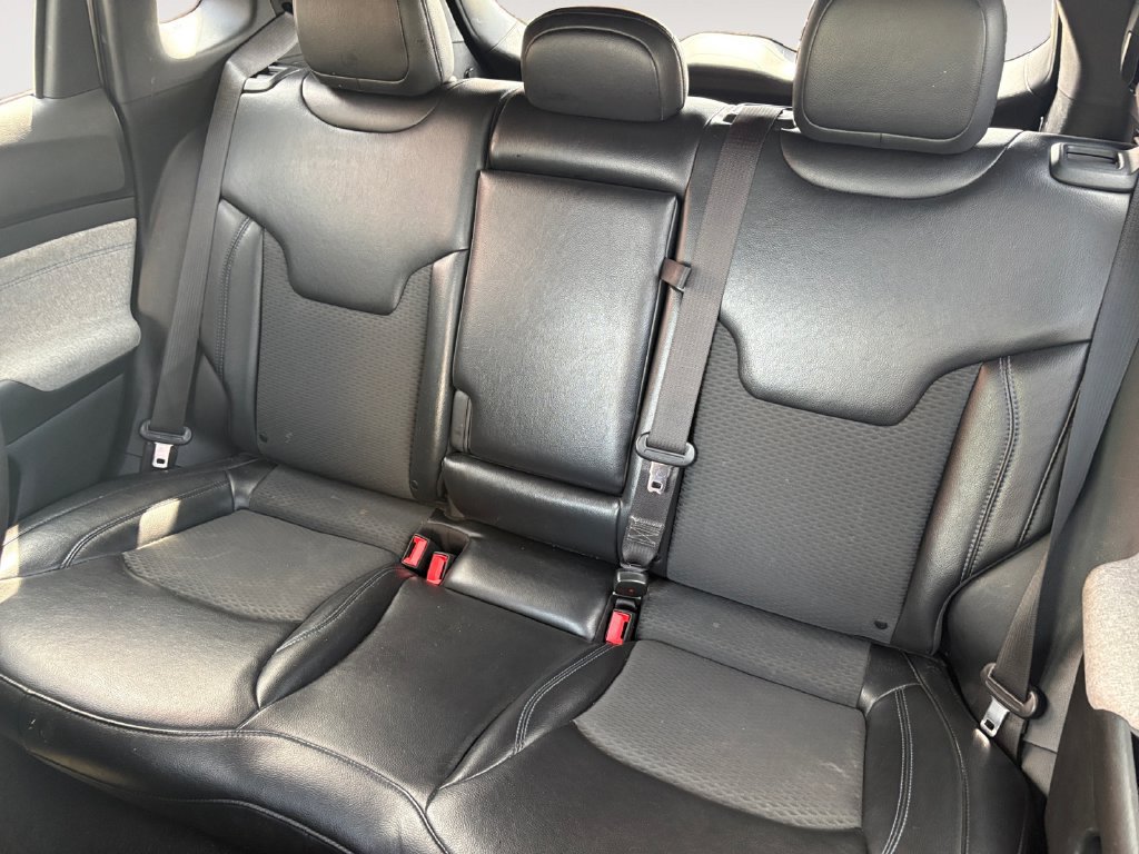 Used 2023 Jeep Compass Latitude AWD/4WD image 13