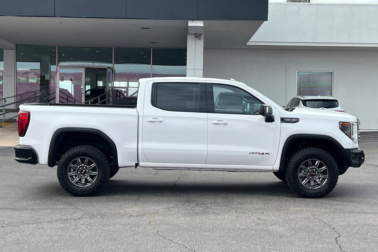 New 2026 GMC Sierra 1500 AT4X AWD/4WD image 4