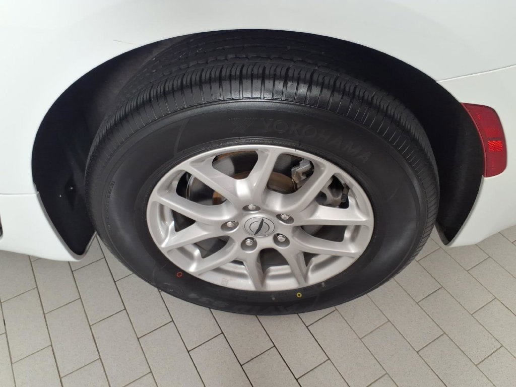 Used 2023 Chrysler Voyager LX FWD image 8
