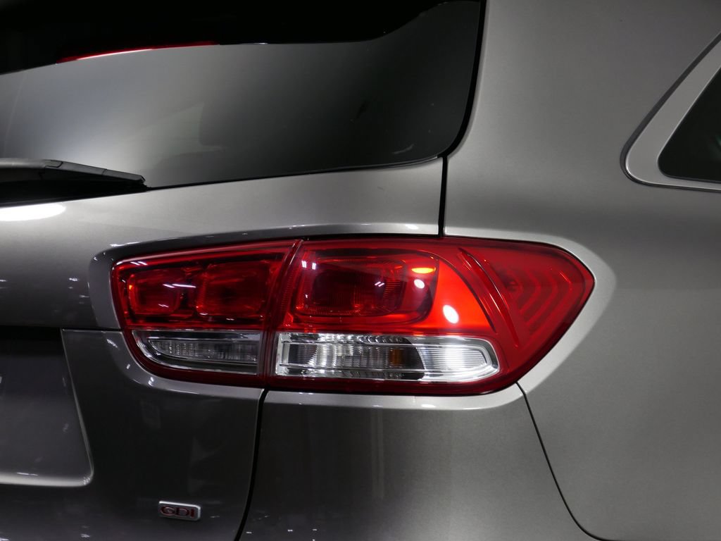 Used 2018 Kia Sorento AWD image 12