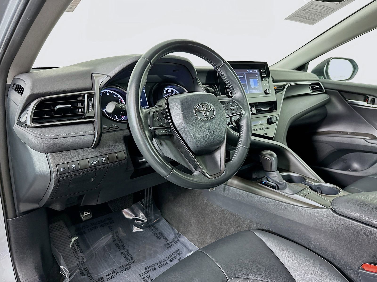 Used 2023 Toyota Camry SE image 10