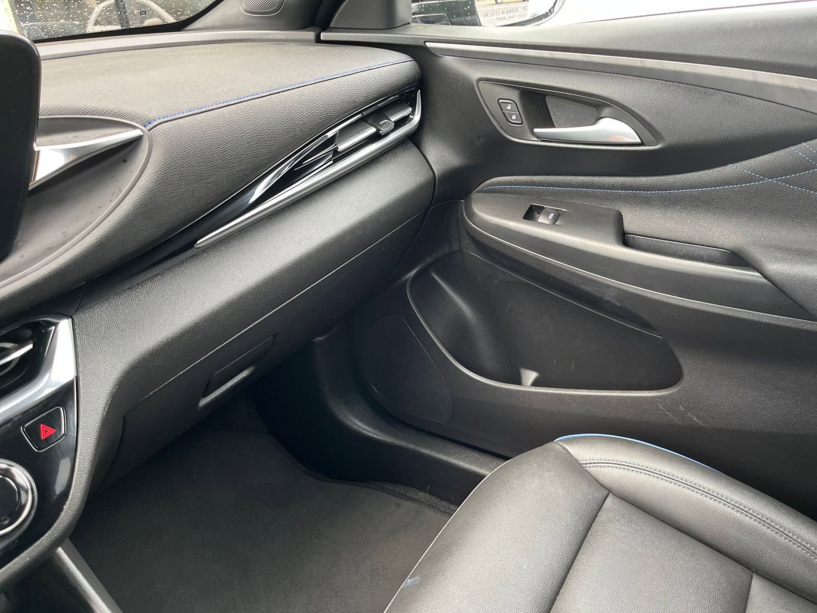 Used 2025 Buick Envista Sport Touring image 35