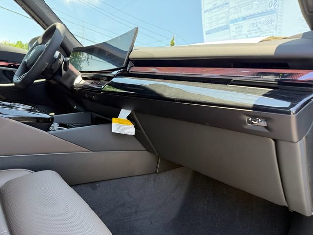 New 2027 BMW 550e xDrive AWD/4WD image 16