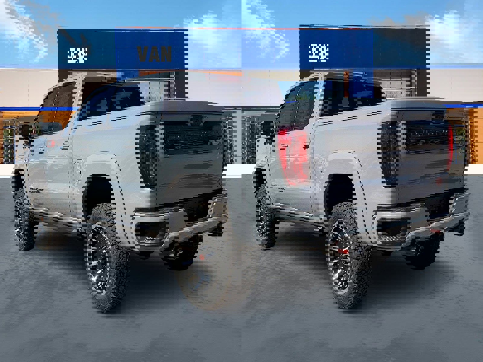 New 2025 GMC Sierra 1500 AT4 w/ AT4 Premium Package image 4