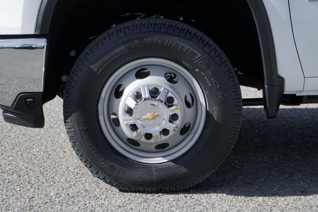 Used 2025 Chevrolet Silverado 3500 LT w/ Convenience Package image 40