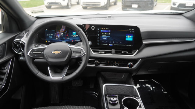 Used 2026 Chevrolet Equinox LT FWD image 16