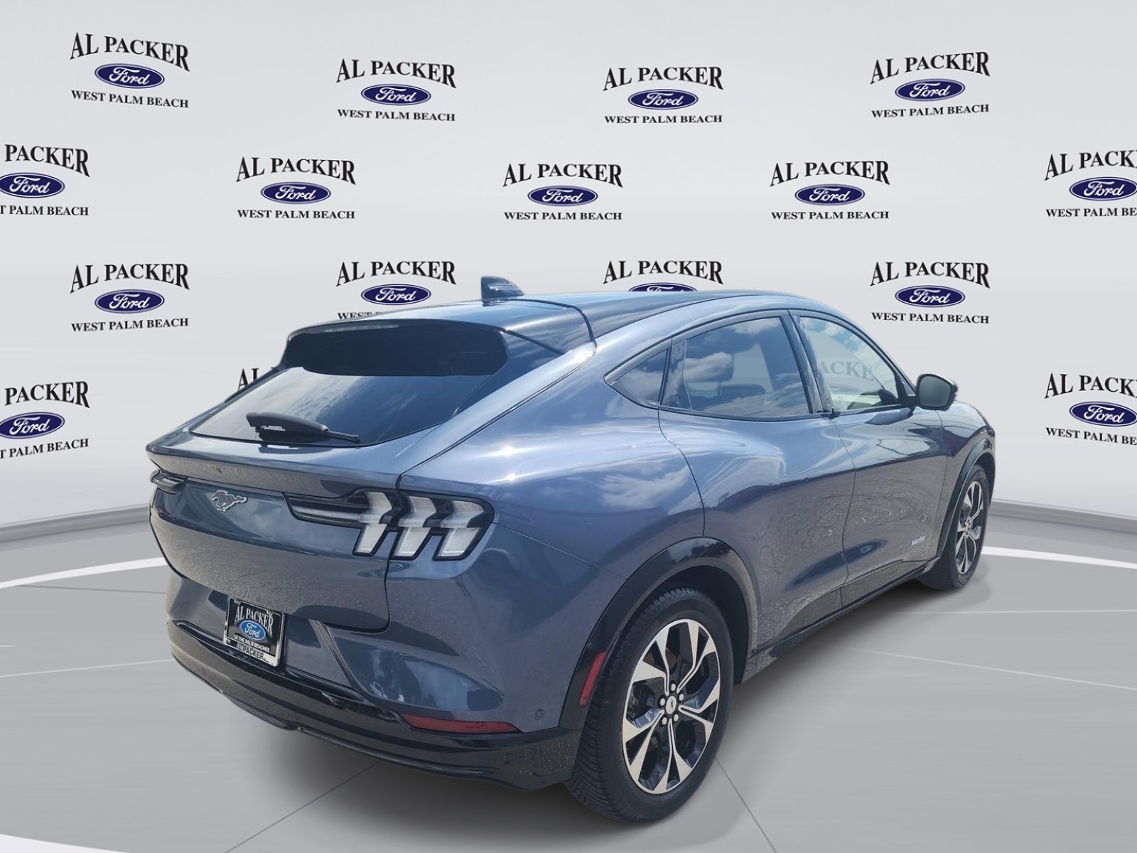 Used 2021 Ford Mustang Mach-E Premium RWD image 5