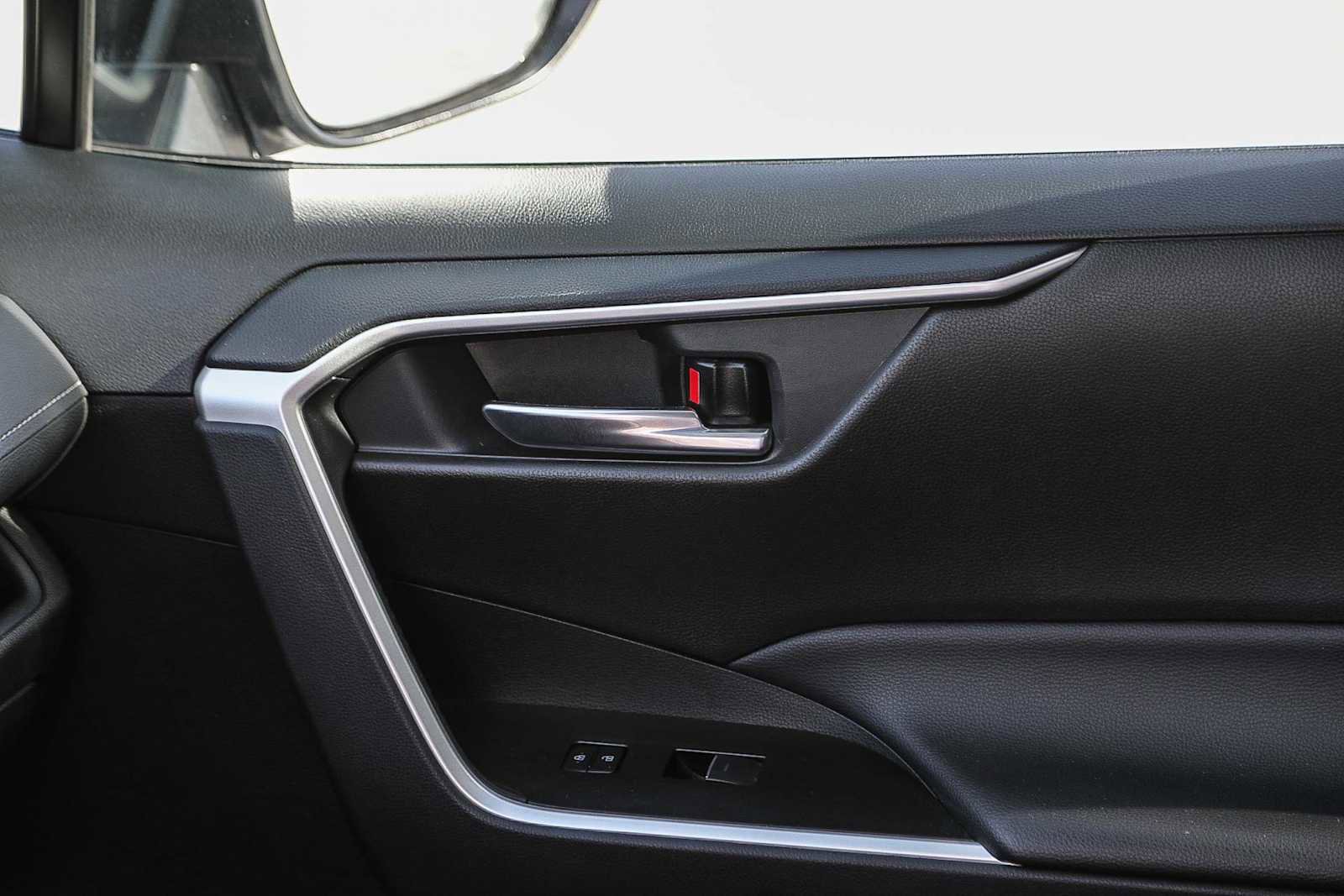 Certified 2025 Toyota RAV4 XLE image 22