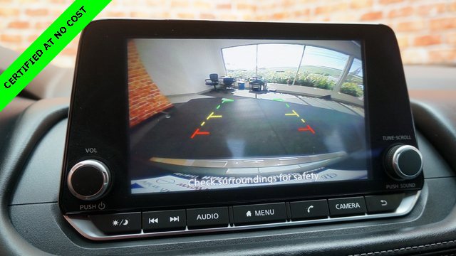 Used 2022 Nissan Rogue SV image 16