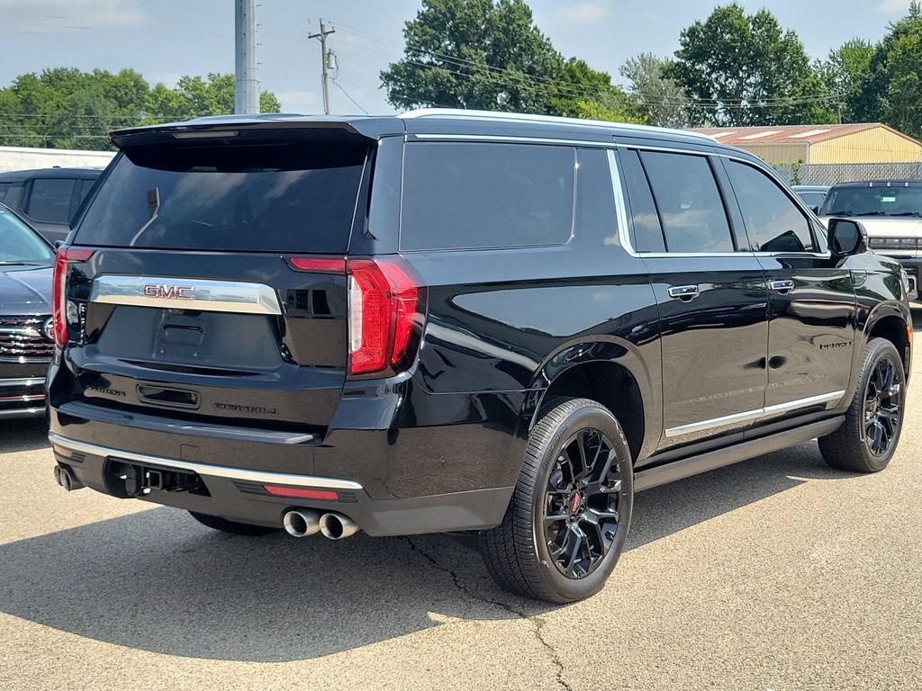 Used 2023 GMC Yukon XL Denali w/ Denali Reserve Package AWD/4WD image 4