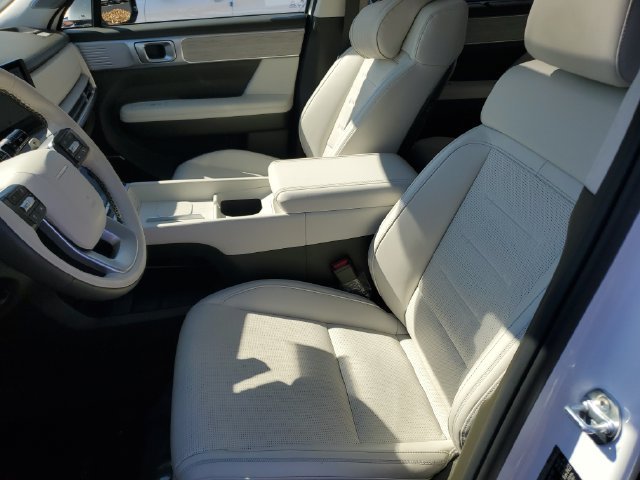 Certified 2025 Hyundai Santa Fe Calligraphy FWD image 16