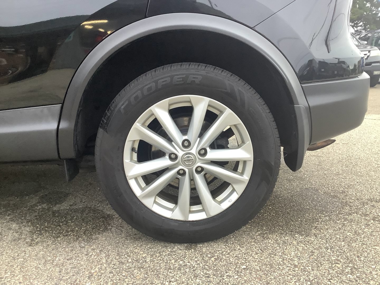 Used 2018 Nissan Rogue Sport S w/ S Appearance Package AWD/4WD image 24