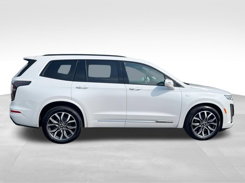Used 2021 Cadillac XT6 Sport w/ Platinum Package AWD/4WD image 9