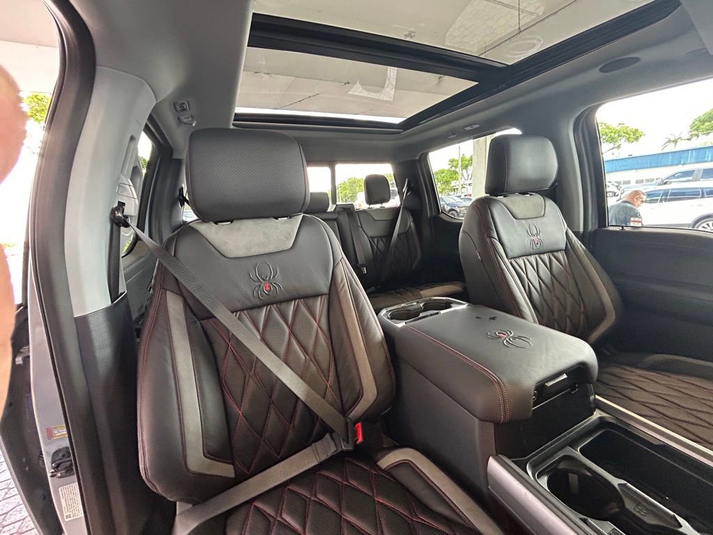 New 2026 Ford F250 Lariat w/ Black Appearance Package image 33