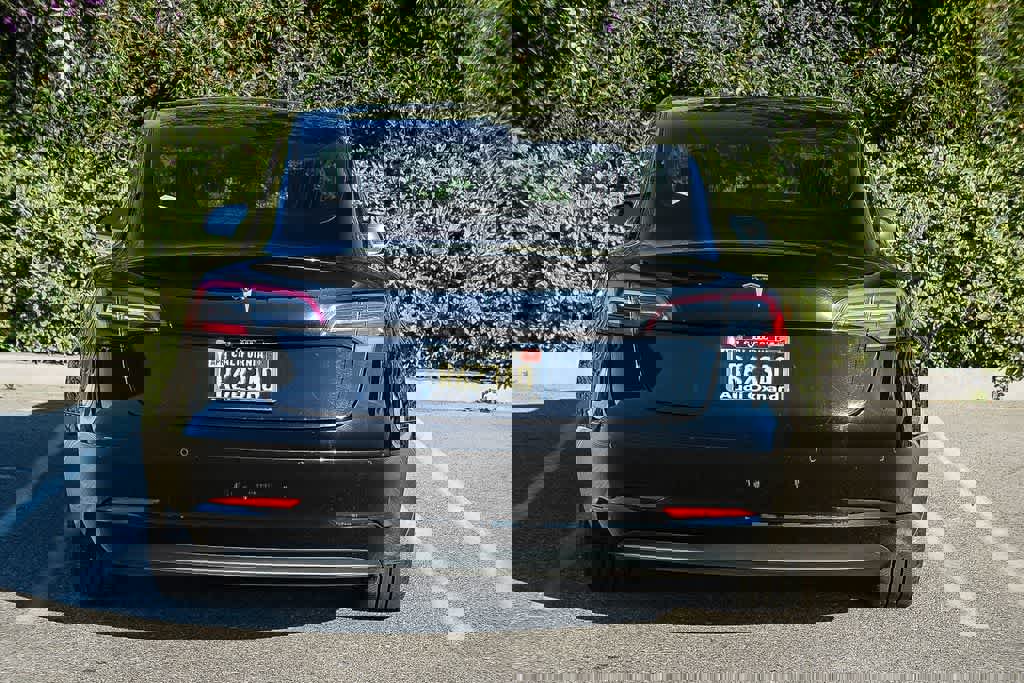 Used 2019 Tesla Model 3 Standard Range image 5