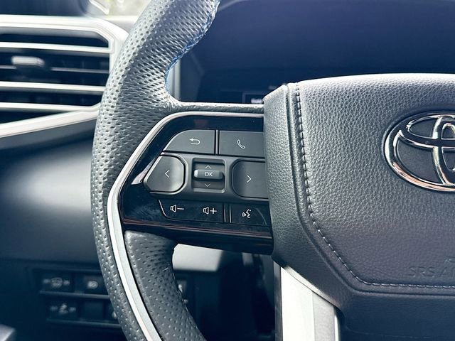 Used 2025 Toyota Sequoia Platinum AWD/4WD image 40