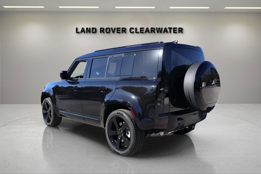 New 2026 Land Rover Defender 110 X-Dynamic SE image 3