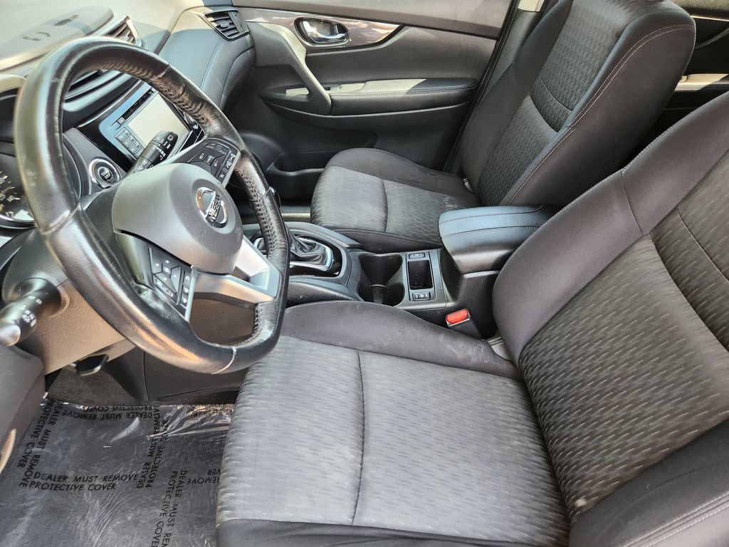 Used 2017 Nissan Rogue SV w/ SV Premium Package AWD/4WD image 4