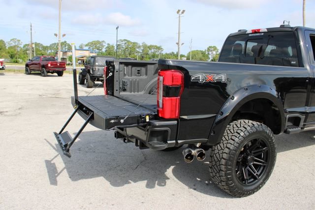 Used 2025 Ford F250 Platinum image 11