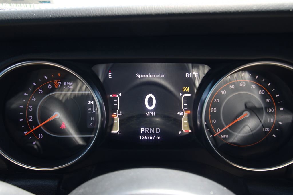 Used 2017 Chevrolet Malibu LT w/ Leather Package FWD image 38