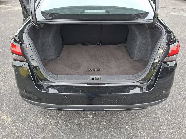Used 2024 Nissan Versa SR FWD image 29