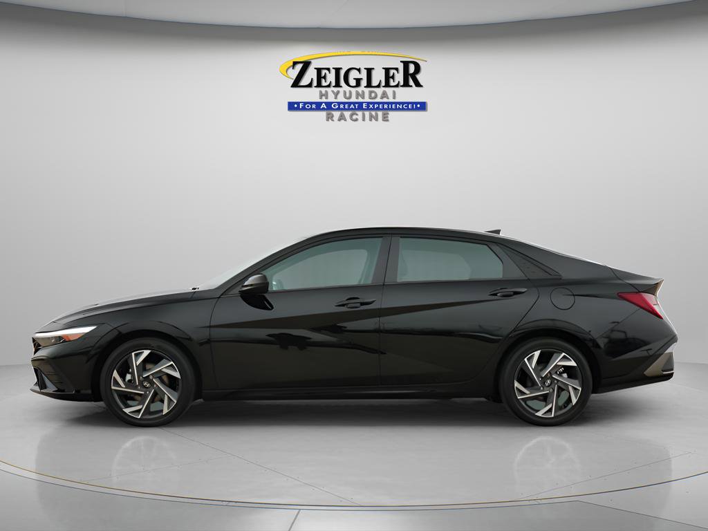 Certified 2025 Hyundai Elantra SEL FWD image 4