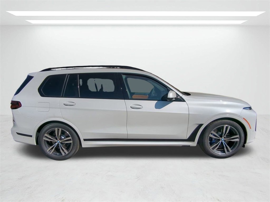 New 2026 BMW X7 xDrive40i w/ Executive Package image 3
