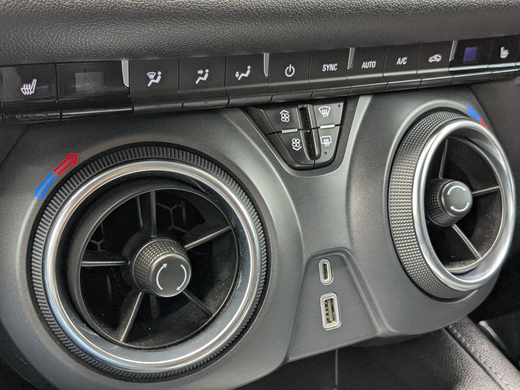 Used 2020 Chevrolet Blazer LT FWD image 21