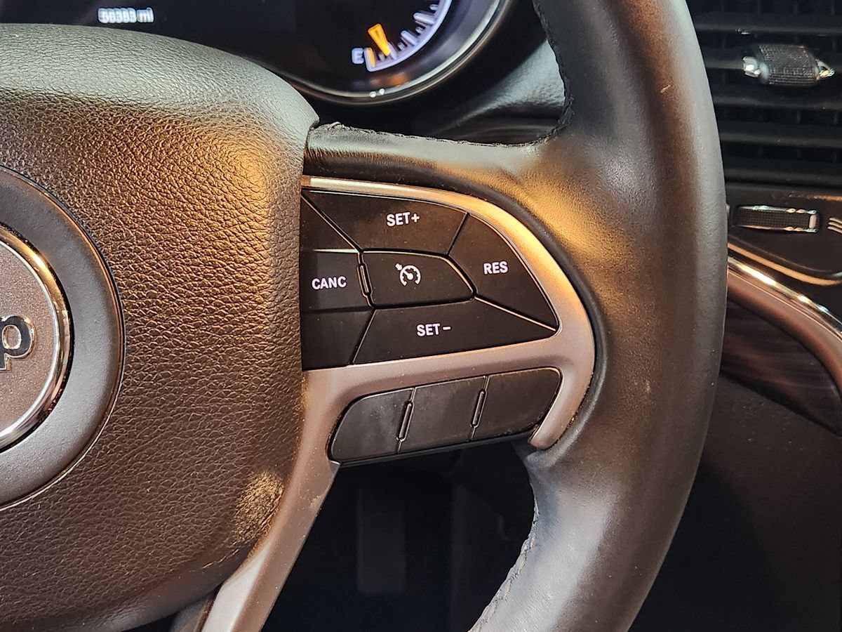 Used 2019 Jeep Grand Cherokee Laredo RWD image 48
