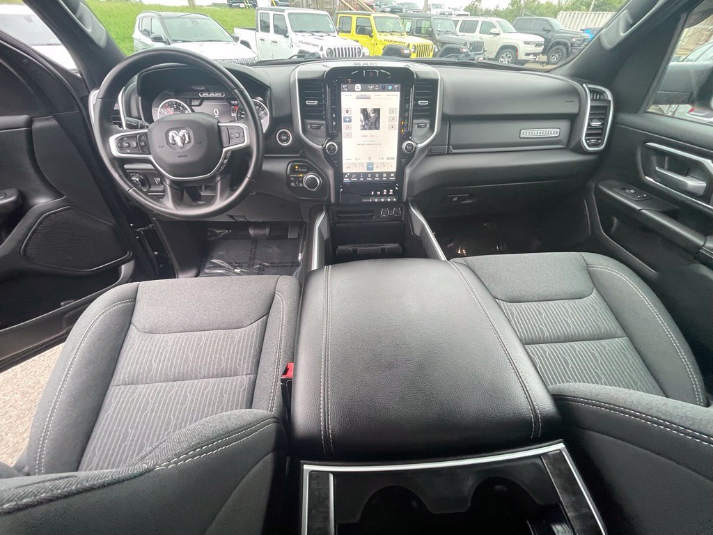 Used 2022 RAM 1500 Big Horn AWD/4WD image 3