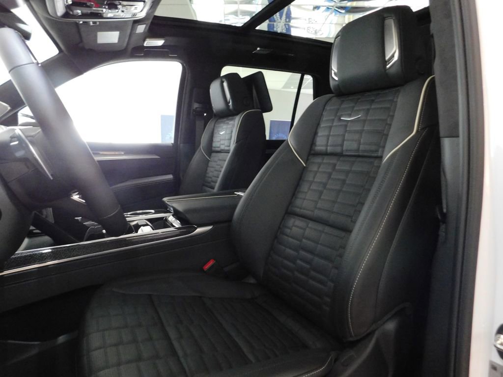 Used 2026 Cadillac Escalade V AWD/4WD image 36
