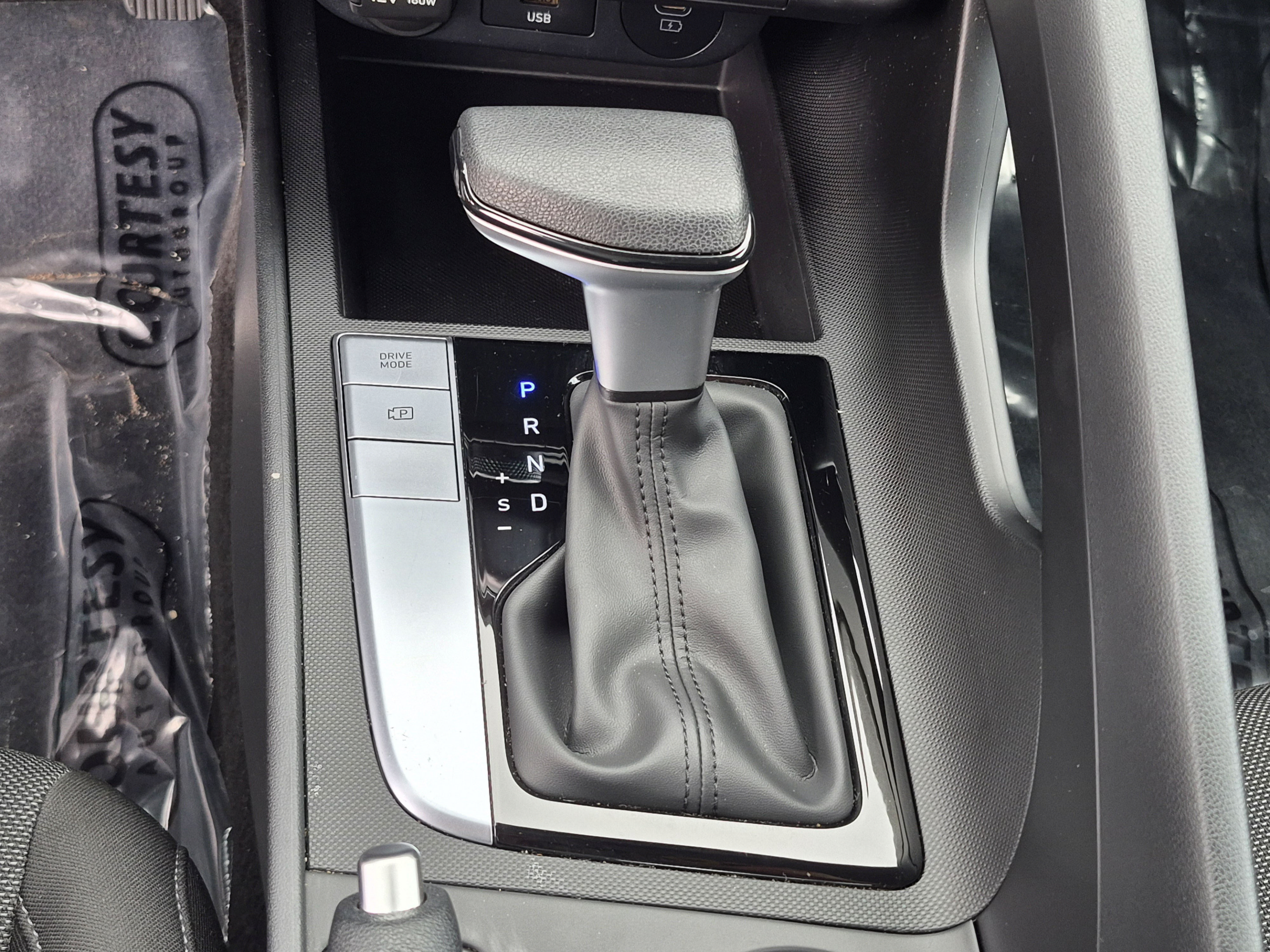 Used 2025 Hyundai Elantra SE FWD image 25