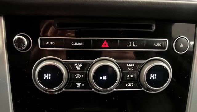 Used 2015 Land Rover Range Rover Supercharged AWD/4WD image 37