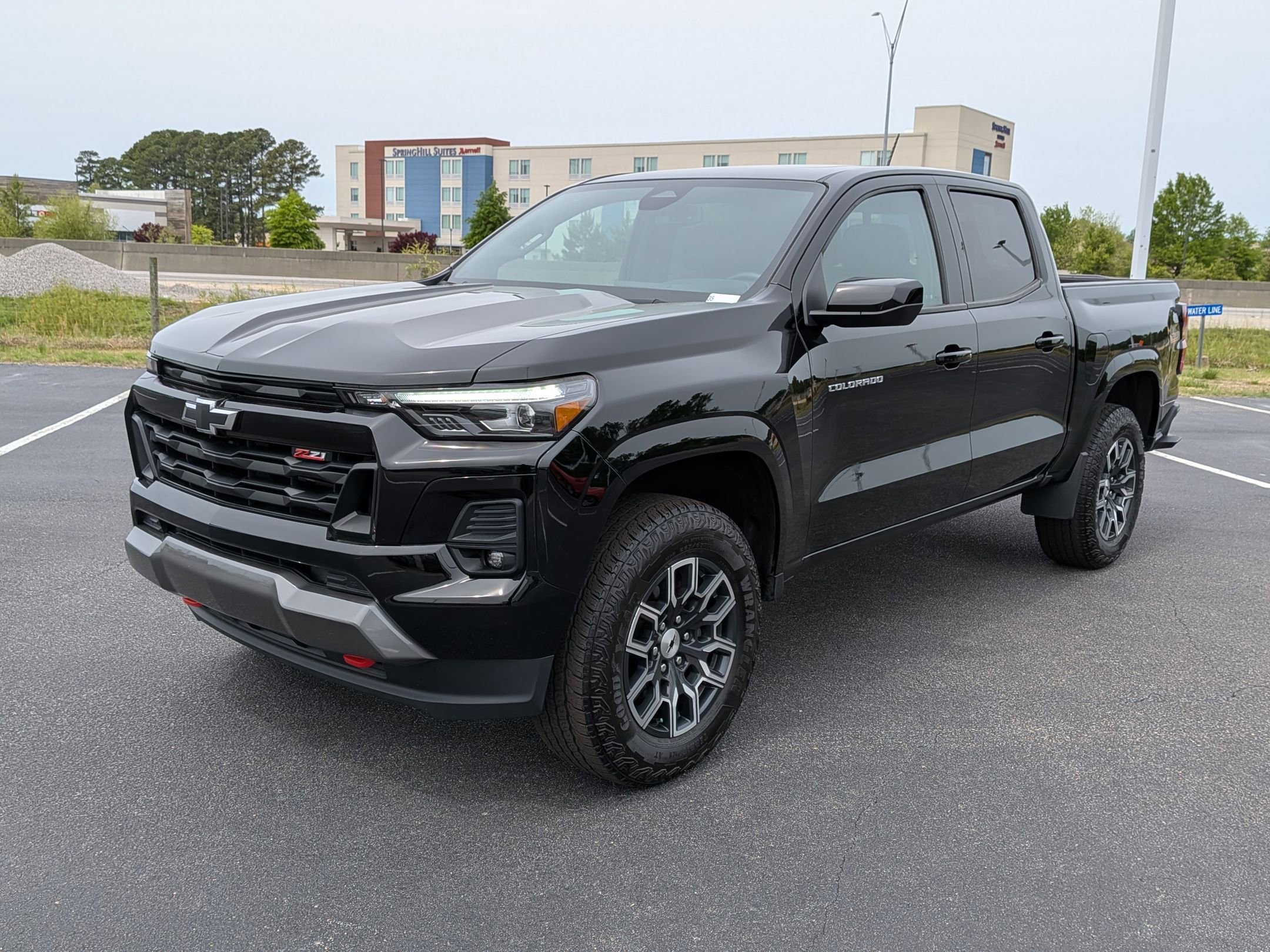 Used 2024 Chevrolet Colorado Z71 w/ Z71 Convenience Package 2 image 7