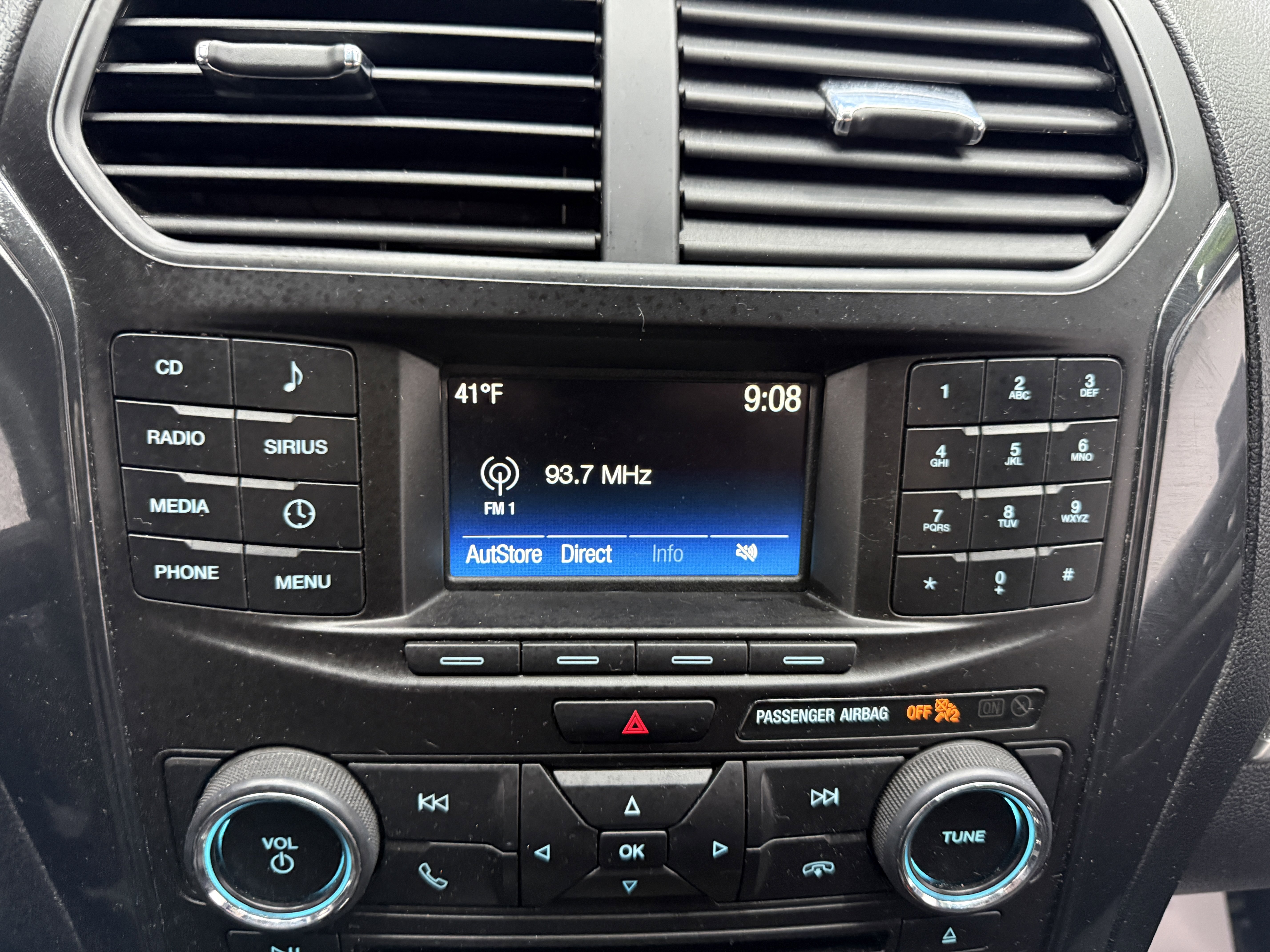 Used 2017 Ford Explorer XLT image 16