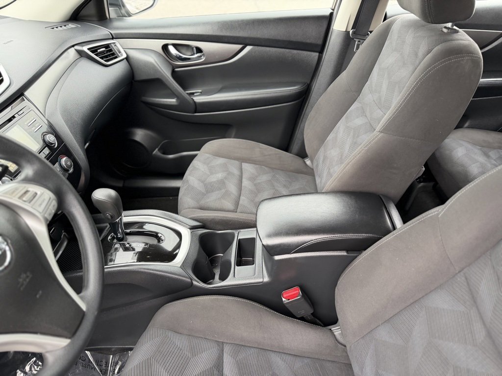 Used 2015 Nissan Rogue S image 14