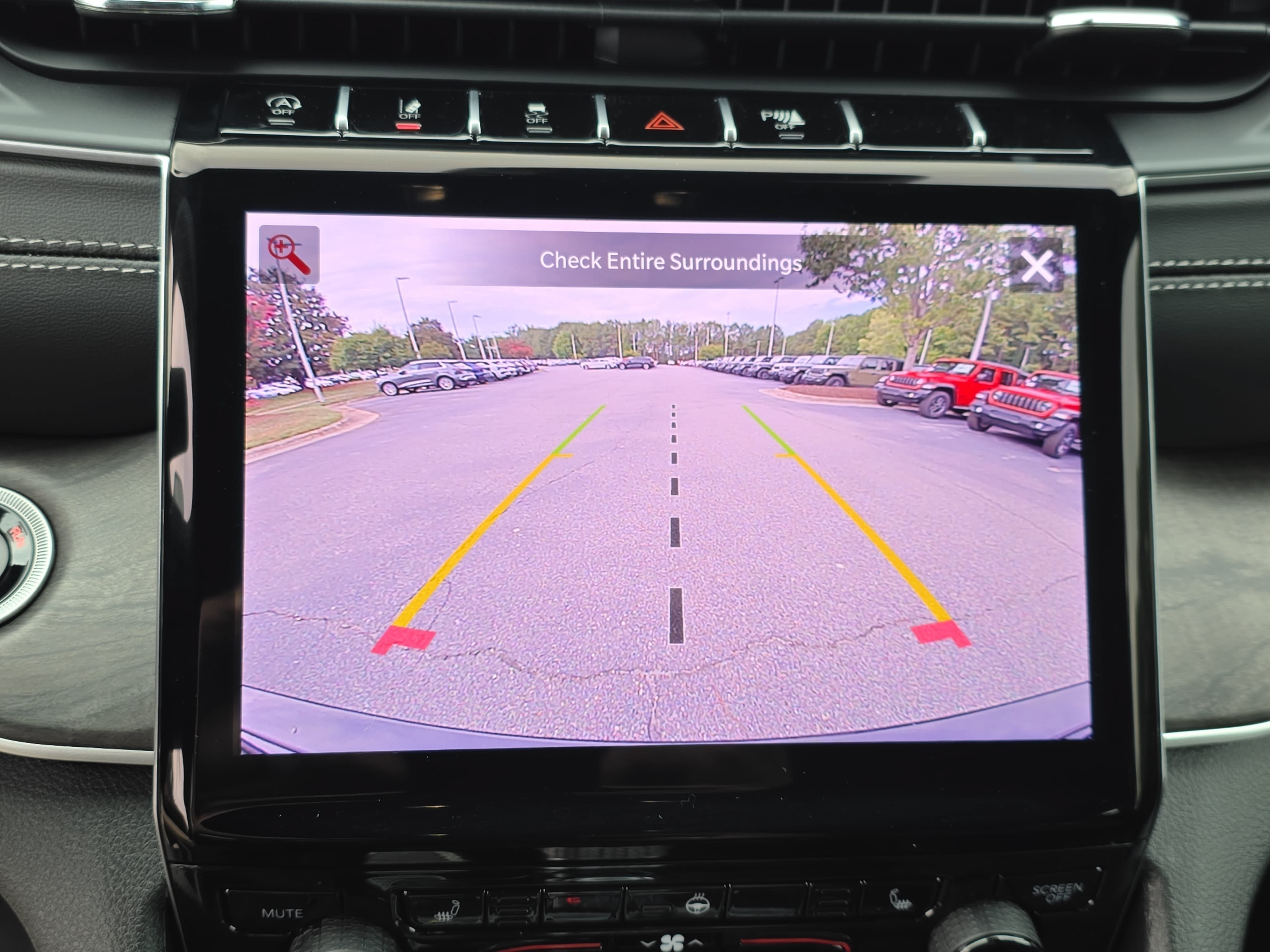 Used 2025 Jeep Grand Cherokee Limited w/ Trailer Tow Package AWD/4WD image 21