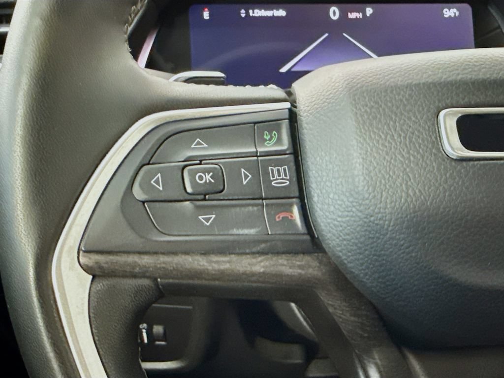 Used 2023 Jeep Grand Cherokee Limited RWD image 11