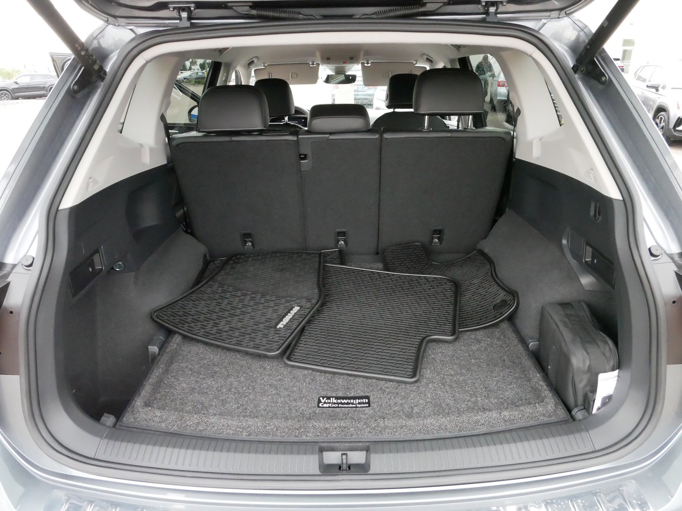 Certified 2022 Volkswagen Tiguan SE image 19