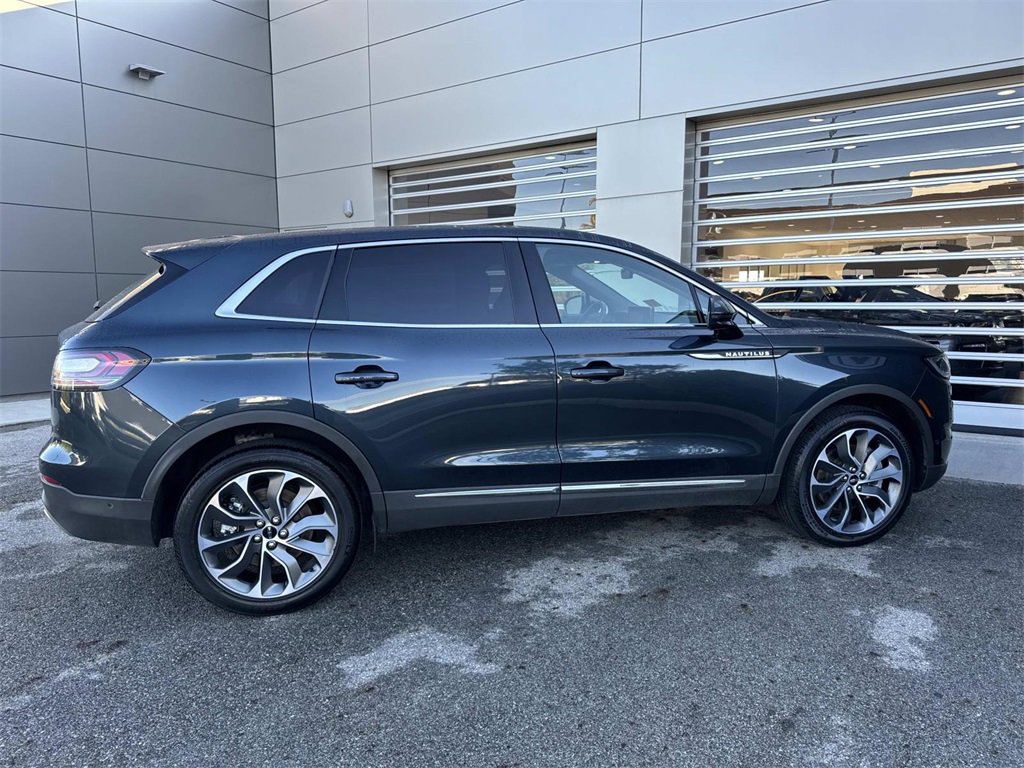 Used 2022 Lincoln Nautilus Reserve w/ Equipment Group 201A image 7