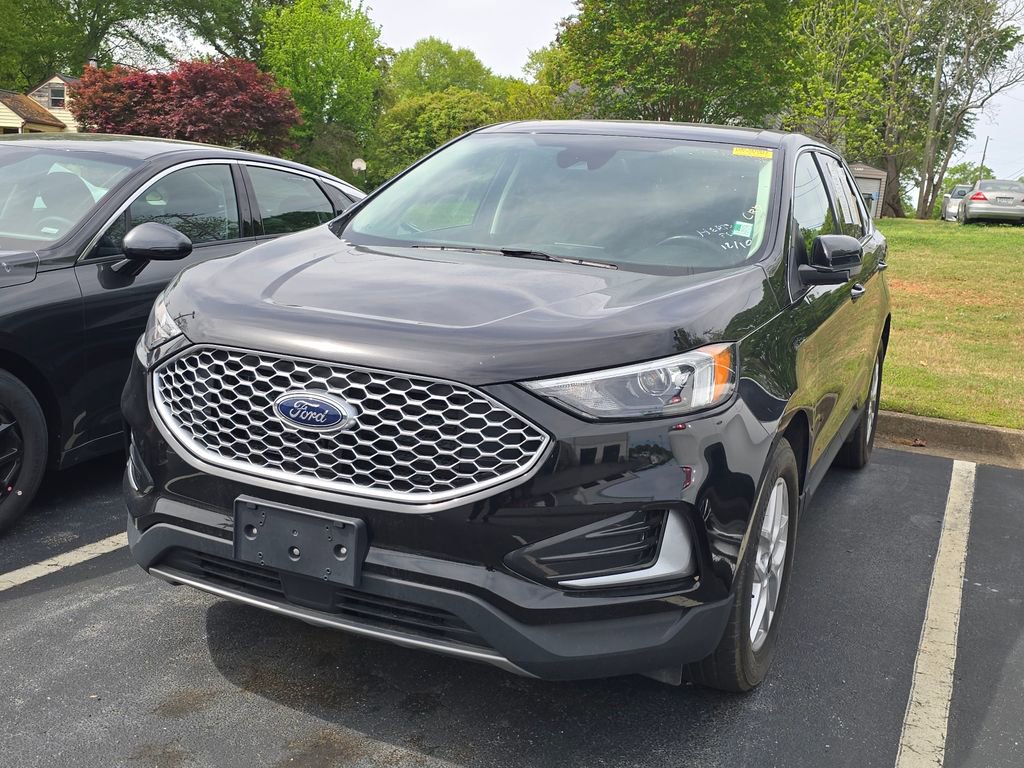 Used 2024 Ford Edge SEL image 3