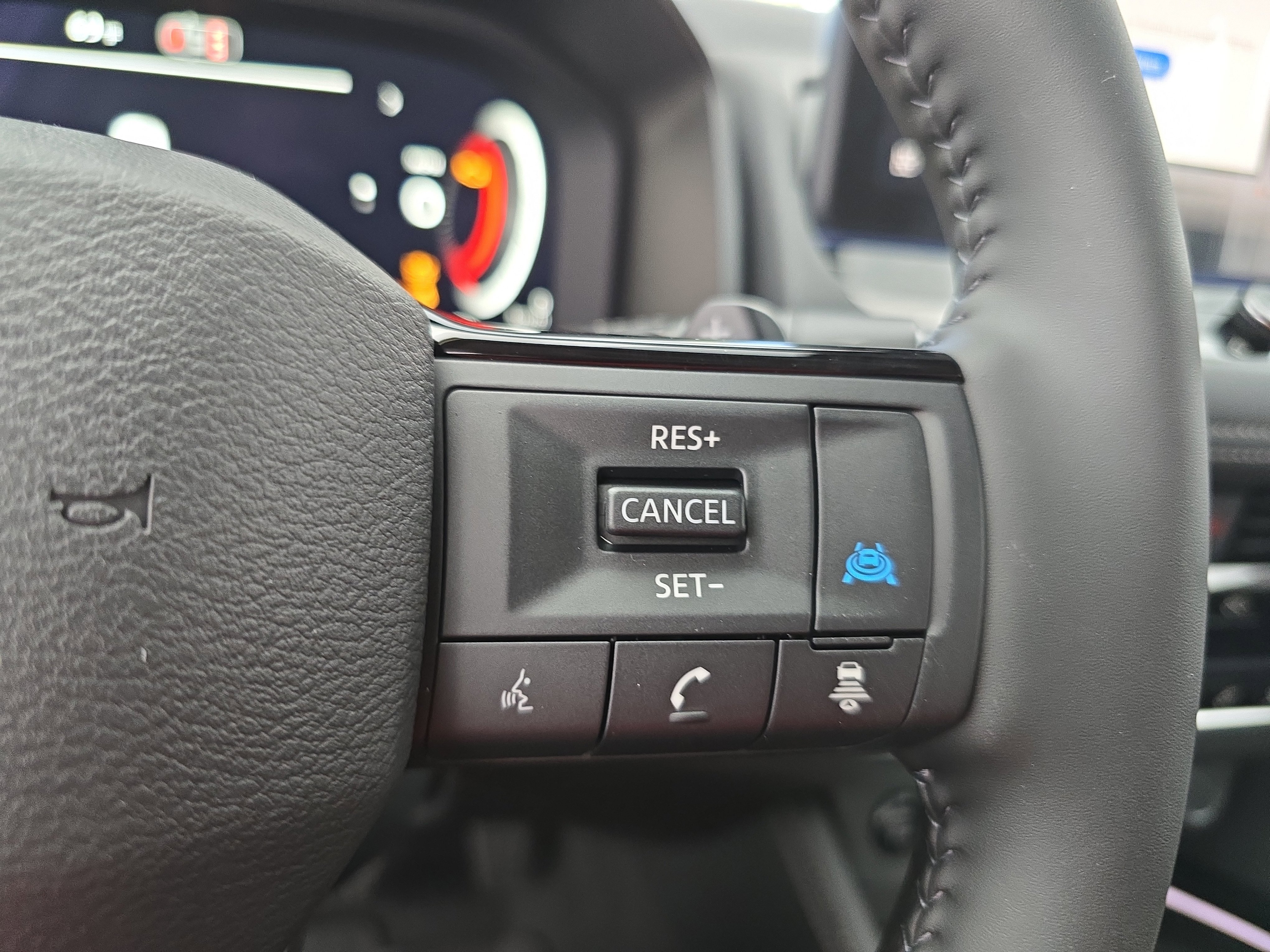 New 2026 Nissan Rogue Platinum image 18